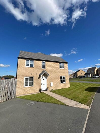 3 Bedroom Semi-Detached House To Rent In Willow Road, Burnley, BB12