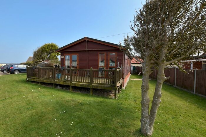 3 Bedroom Mobile/park Home For Sale In Paston Road, Bacton, Norwich, NR12