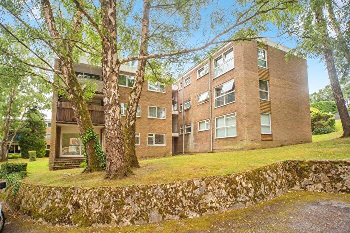 2 Bedroom Flat For Sale In The Parkway, Southampton, Hampshire, SO16