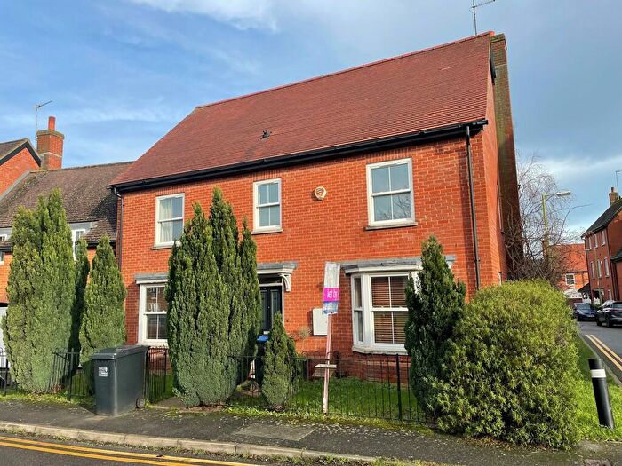 4 Bedroom Detached House To Rent In Chipmunk Chase, Hatfield, AL10