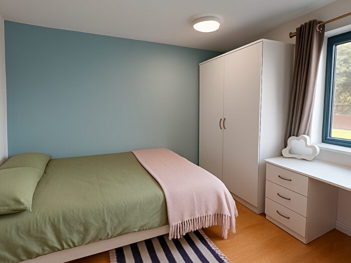 6 Bedroom Flat To Rent In Ensuite Room, Queensland Place, L7