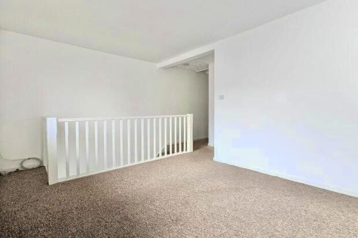 1 Bedroom Flat To Rent In Eastney Road, Southsea, PO4