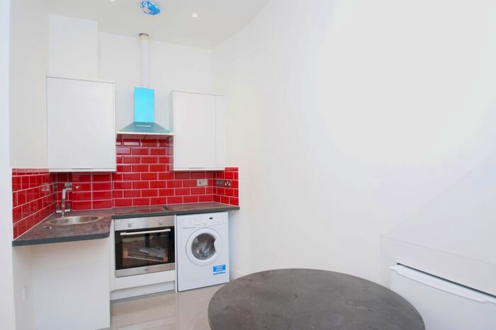 Studio To Rent In Park Parade, Harlesden, London, NW10