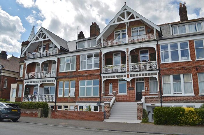 2 Bedroom Apartment For Sale In Rosebery Court, Sea Road, IP11