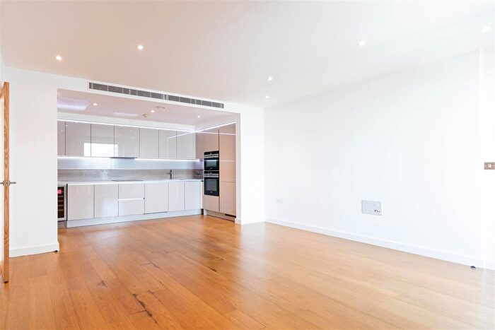 3 Bedroom Flat To Rent In Holland Park Avenue, London, W11