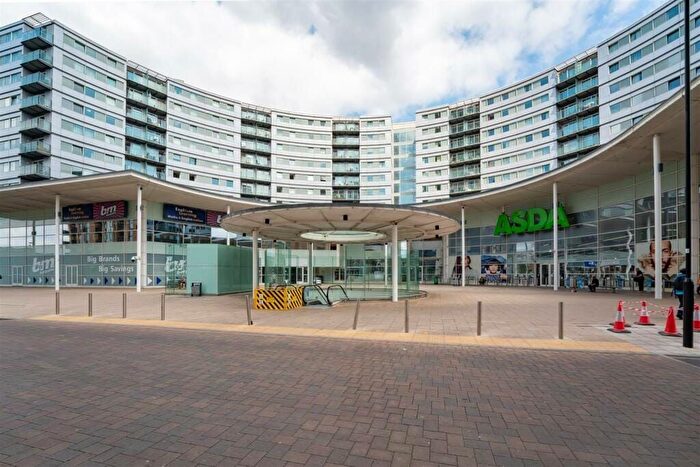 1 Bedroom Flat For Sale In Prince Regent Road, Hounslow, TW3