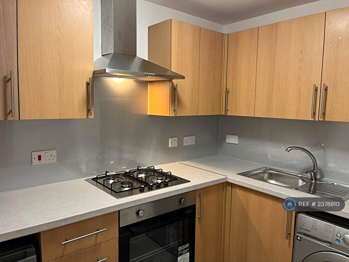 3 Bedroom Flat To Rent In Bank Street, Glasgow, G12