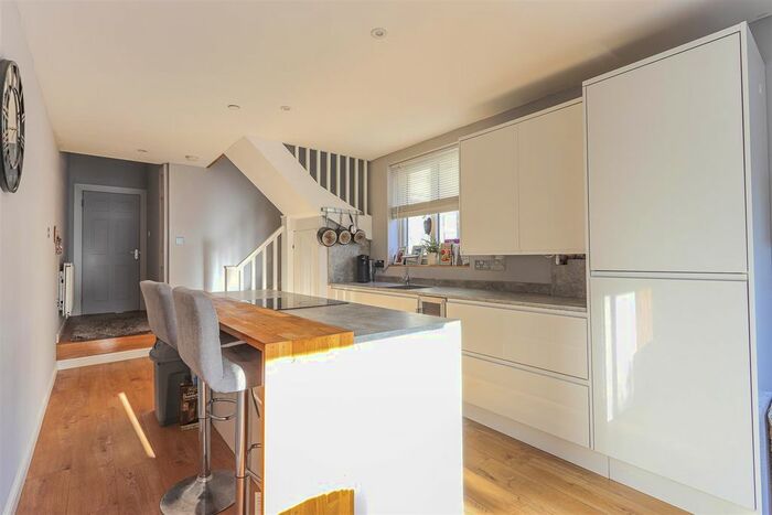 2 Bedroom Flat To Rent In Major Road, Canton, Cardiff CF5