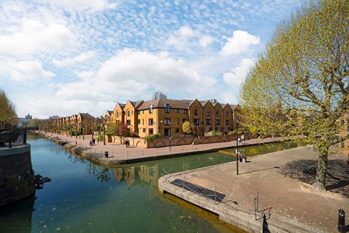 1 Bedroom Flat For Sale In Spirit Quay, Wapping, E1W