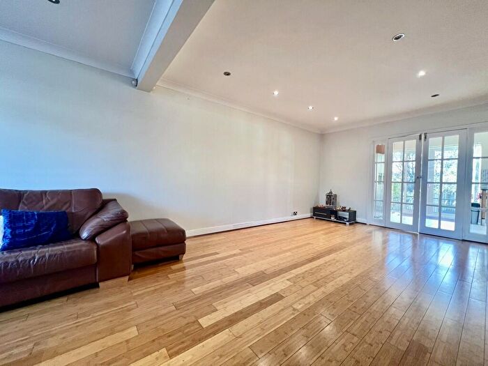 3 Bedroom Semi-Detached House To Rent In Raynton Close, Harrow, HA2