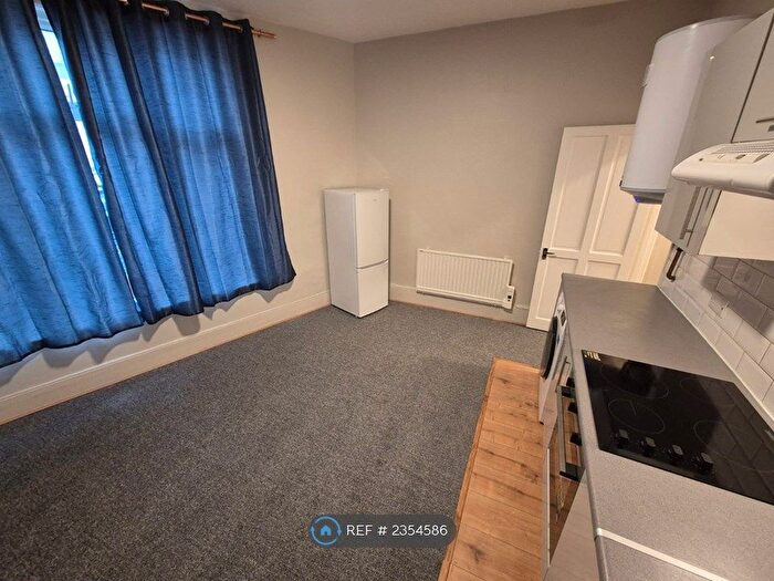 1 Bedroom Flat To Rent In Clarence Road, London, E5