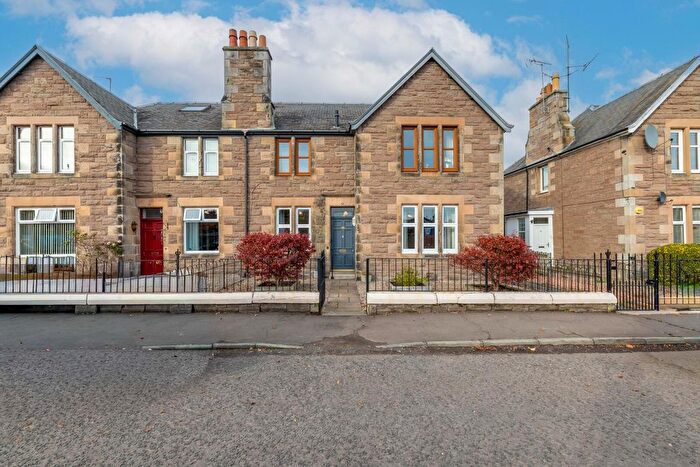2 Bedroom Flat For Sale In Muirton Place, Perth, PH1