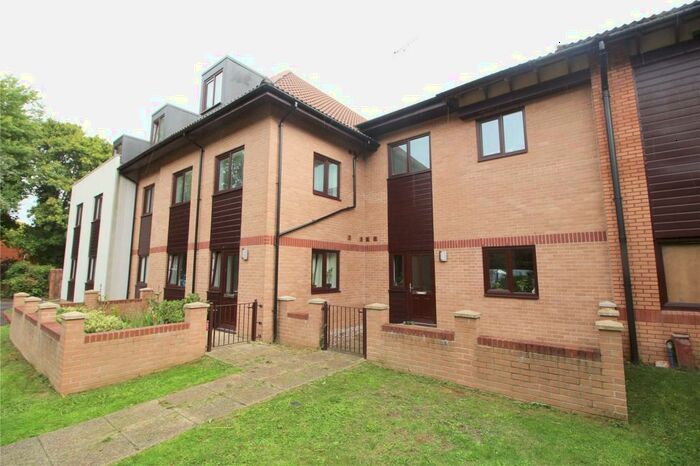 1 Bedroom Apartment To Rent In Wickham Road, Fareham, Hampshire, PO16