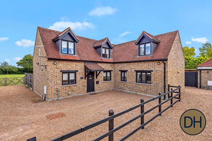 4 Bedroom Detached House For Sale In The Old Tractor Shed, Threshers Bush, Harlow, Essex, CM17