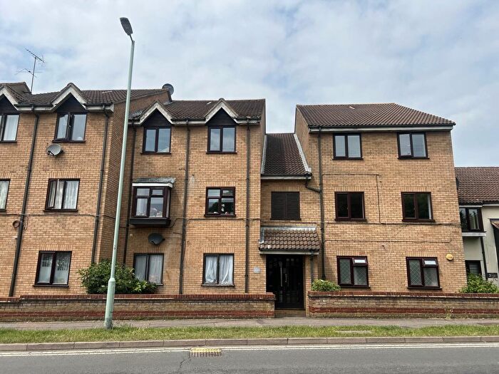1 Bedroom Flat To Rent In Lion Court, Studio Way, WD6