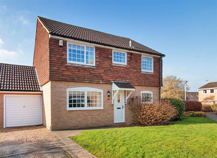 4 Bedroom Detached House For Sale In Seven Acres, New Ash Green, DA3