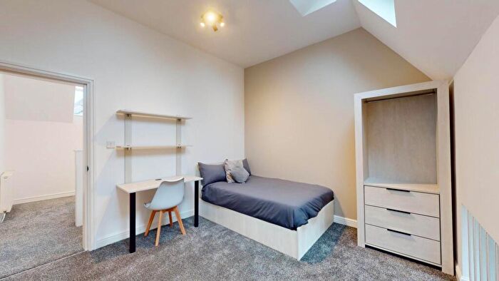 4 Bedroom Flat To Rent In Wilmslow Road, Withington, M20