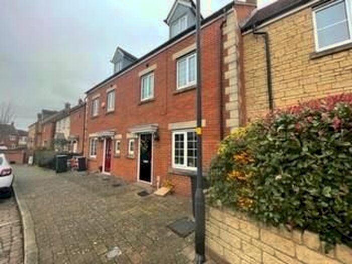4 Bedroom Town House To Rent In Ulysses Road, Swindon SN25
