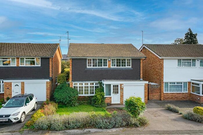 3 Bedroom Detached House To Rent In Hawkwell Drive, Tring, HP23
