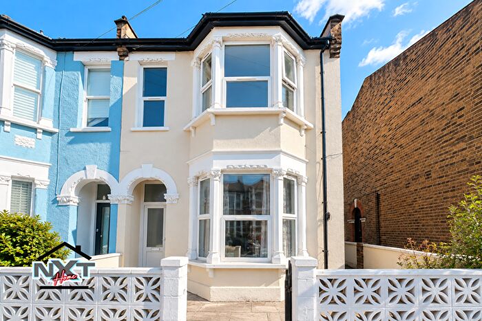 3 Bedroom Semi-Detached House To Rent In St Georges Road, Leyton, Waltham Forest, E10