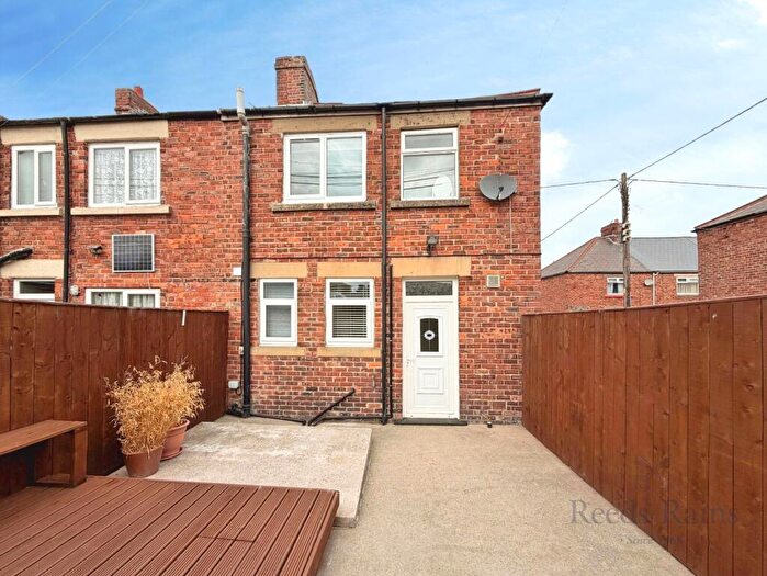 3 Bedroom End Of Terrace House For Sale In South Cross Street, Consett, Durham, DH8