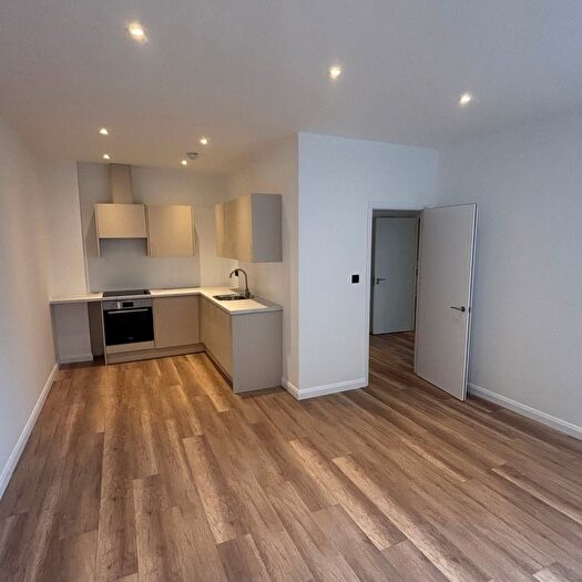 1 Bedroom Flat To Rent In London Road, Redhill, Redhill, RH1