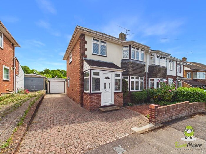 3 Bedroom Semi-Detached House For Sale In Morley Road, Basingstoke, Hampshire, RG21