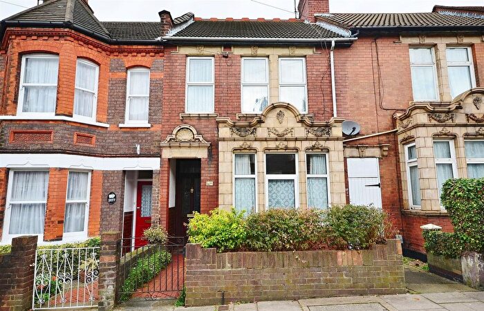 2 Bedroom Property For Sale In High Town Road, Luton, LU2