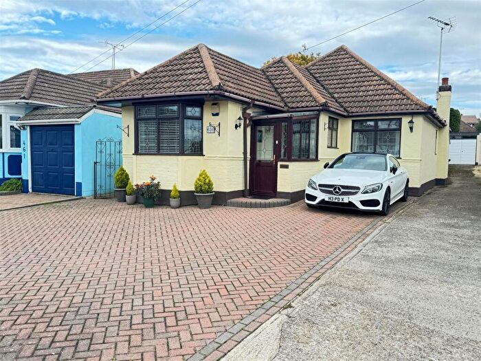 3 Bedroom Detached Bungalow For Sale In Rayleigh Road, Leigh-On-Sea, SS9