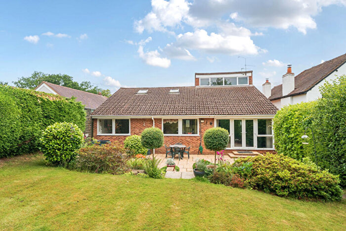 4 Bedroom Detached Bungalow For Sale In Waverley Road, Farnborough, GU14