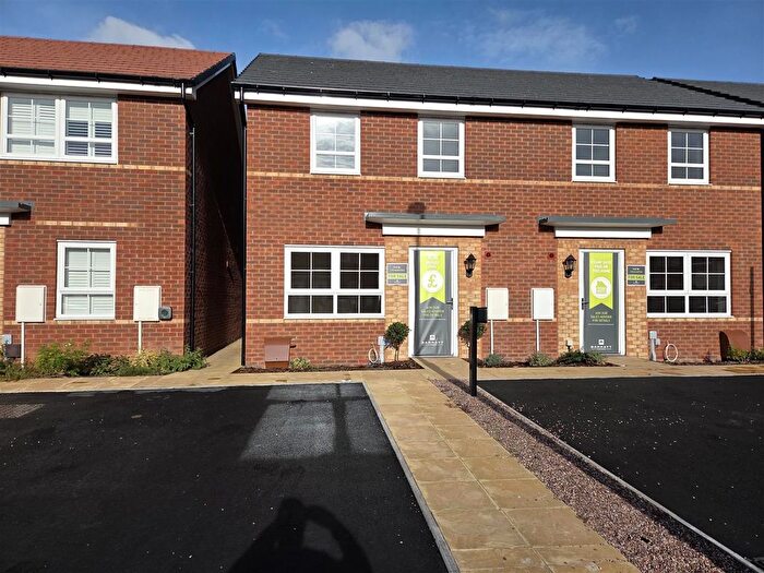 3 Bedroom Semi-detached House For Sale In Bond Gardens, Stourport On Severn, DY13