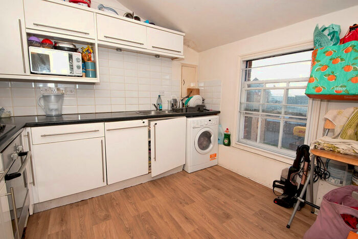 2 Bedroom Flat To Rent In Regent Court, Reading, RG1
