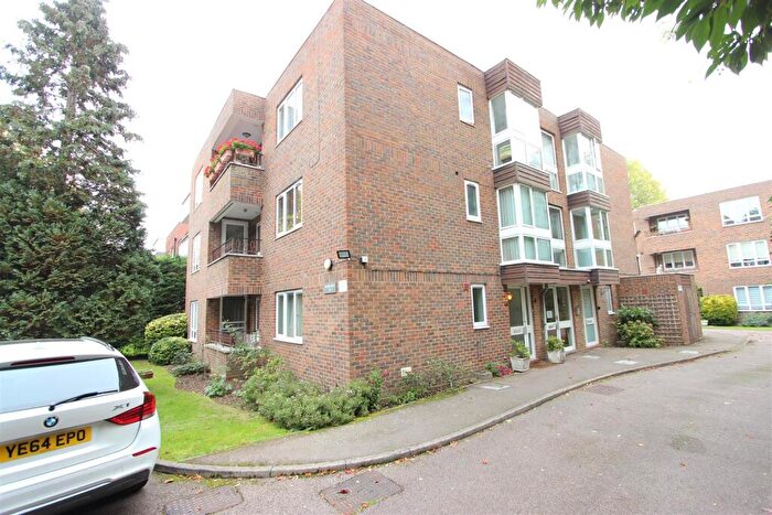 2 Bedroom Flat For Sale In Village Road, Enfield, EN1