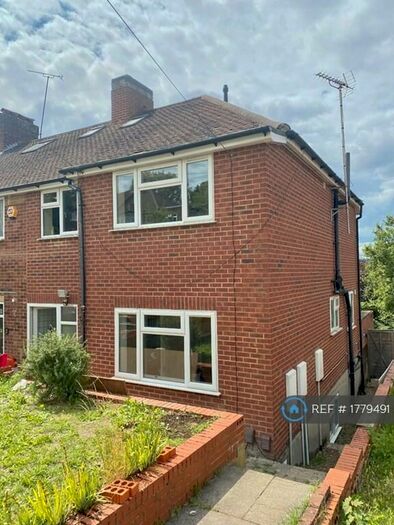 5 Bedroom Semi-Detached House To Rent In Beverley Gardens, Wembley, HA9