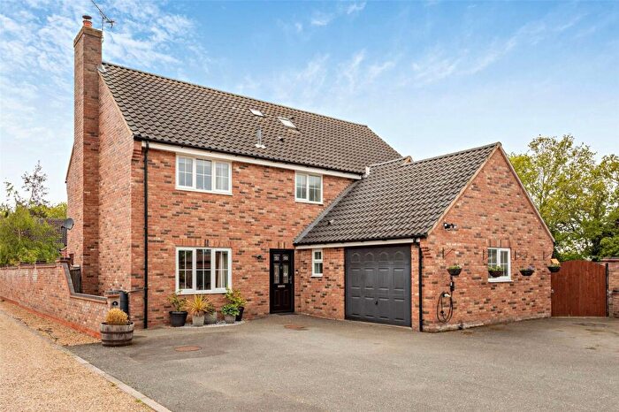 5 Bedroom Detached House For Sale In Fieldings Drive, Yaxham, Dereham, Norfolk, NR19