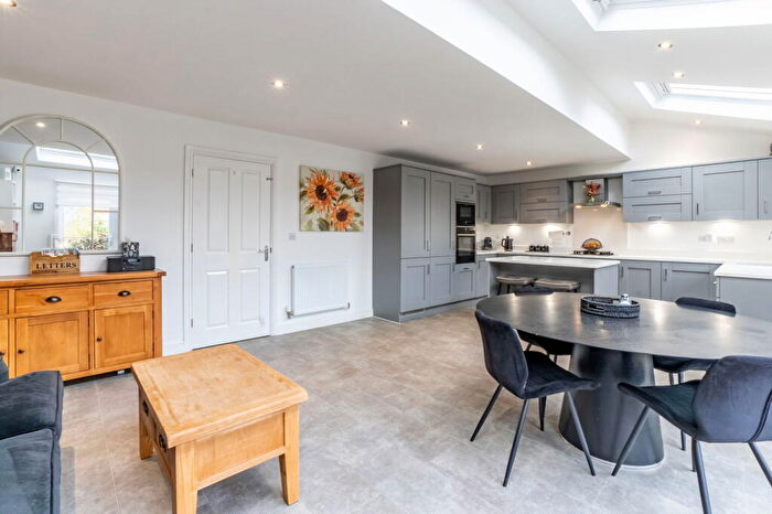4 Bedroom Detached House For Sale In Oatlands Drive, Wixams, MK45