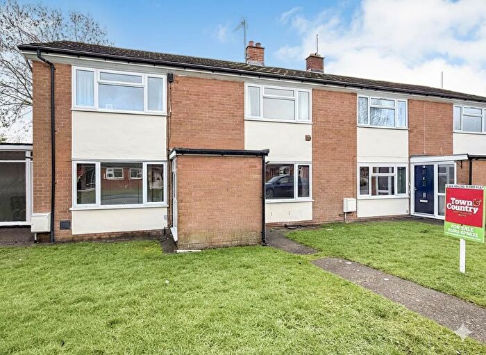 2 Bedroom Flat For Sale In Brookfields, Weston Rhyn, SY10