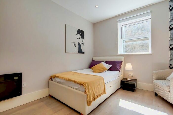 Studio To Rent In Lithos Road, London, NW3