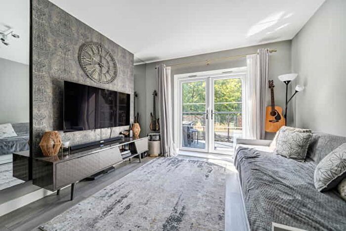 1 Bedroom Flat For Sale In Watermint Place, Bracknell, Berkshire, RG12