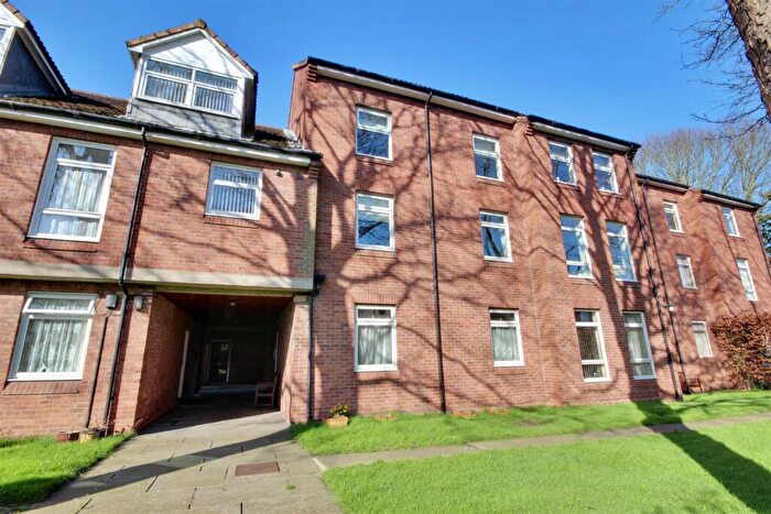 2 Bedroom Flat For Sale In Grayburn Court, Beverley, HU17