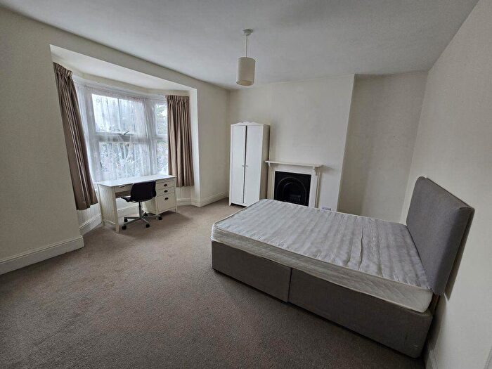 4 Bedroom Terraced House To Rent In Lorne Road, Leicester, LE2