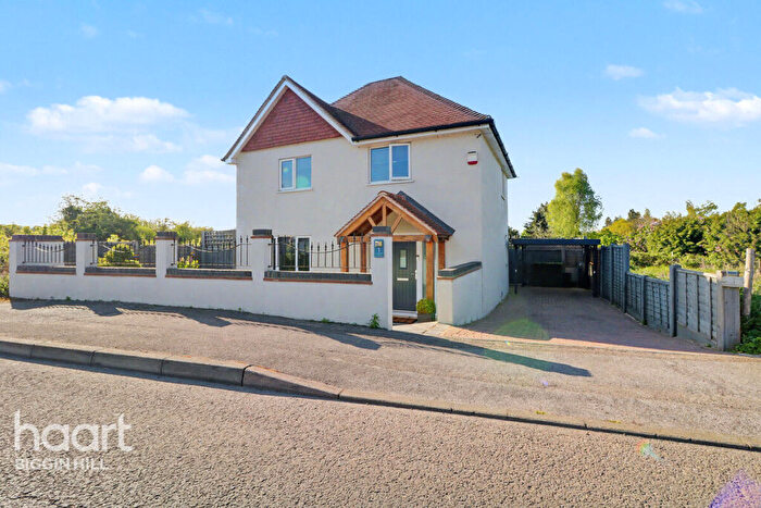 4 Bedroom Detached House For Sale In Leaves Green Road, Keston, BR2