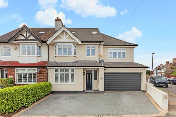 5 Bedroom Property To Rent In Claremont Avenue, New Malden, KT3