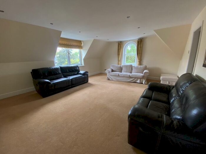 2 Bedroom Apartment To Rent In Regent Square, Doncaster, DN1