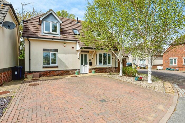 3 Bedroom Detached House For Sale In Saxon Close, Poole, Dorset, BH15