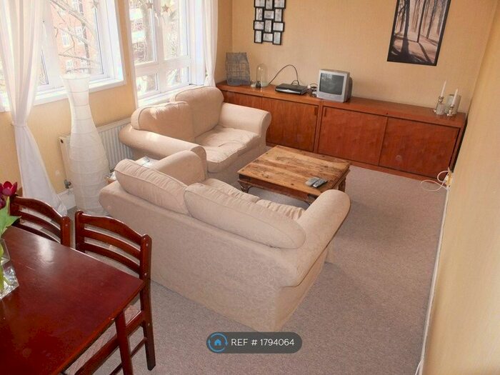 3 Bedroom Flat To Rent In Beckington, London, NW5