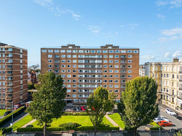 1 Bedroom Flat For Sale In Grand Avenue, Hove, BN3