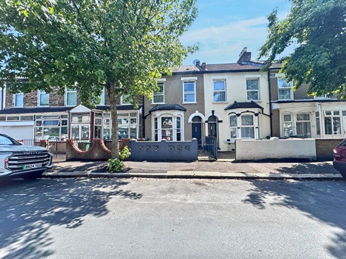 3 Bedroom Property To Rent In Westdown Road, Leyton, E15