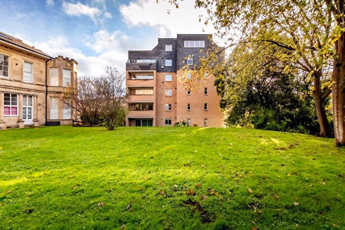 2 Bedroom Flat For Sale In Durdham Park, Redland, Bristol, BS6