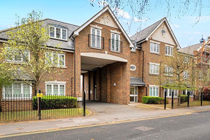 1 Bedroom Flat For Sale In Maybury Mews, Woking, GU21